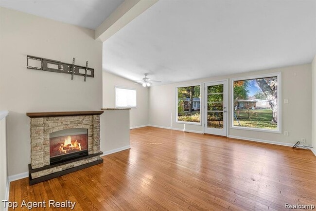 Foto del edificio - 881 Brooklawn Dr