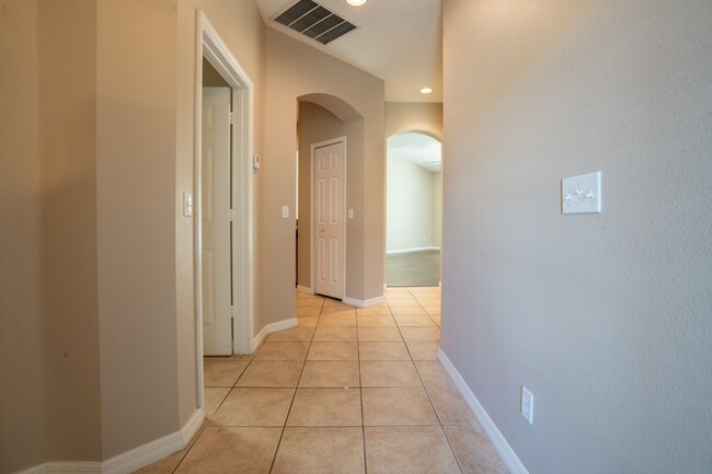 Foto del edificio - Greystone- 1204 SR