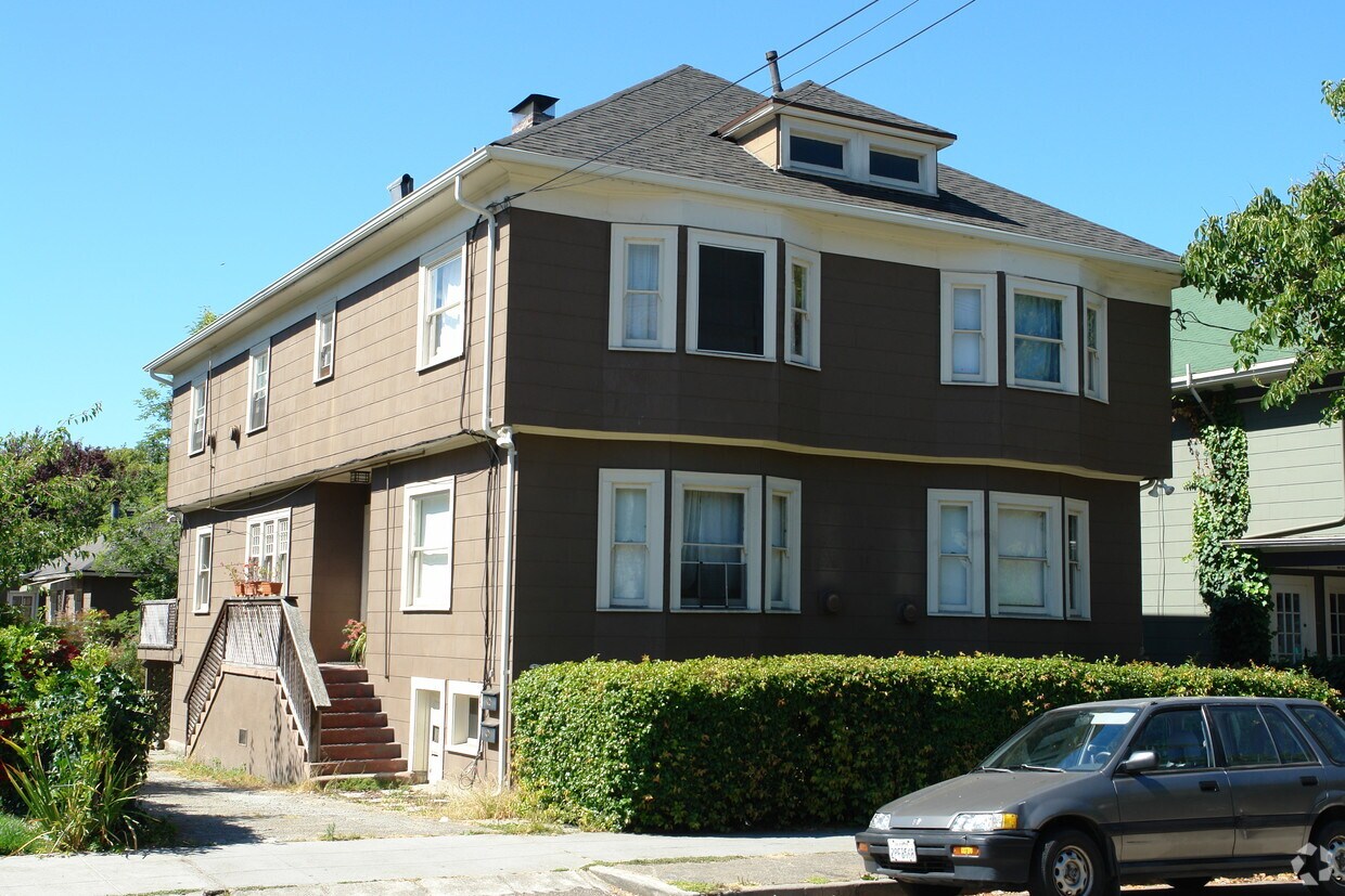 Building Photo - 2224 Parker St