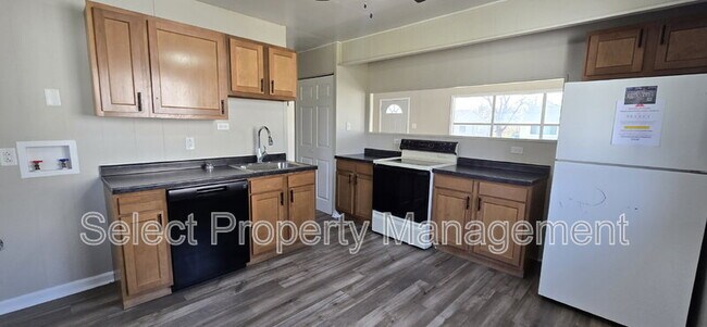 Foto del edificio - 536 Royalton Dr