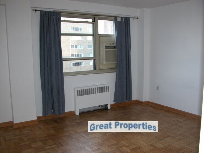 Foto del edificio - 11820 Edgewater Dr