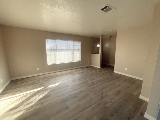 Building Photo - 8925 Satinwood Ave