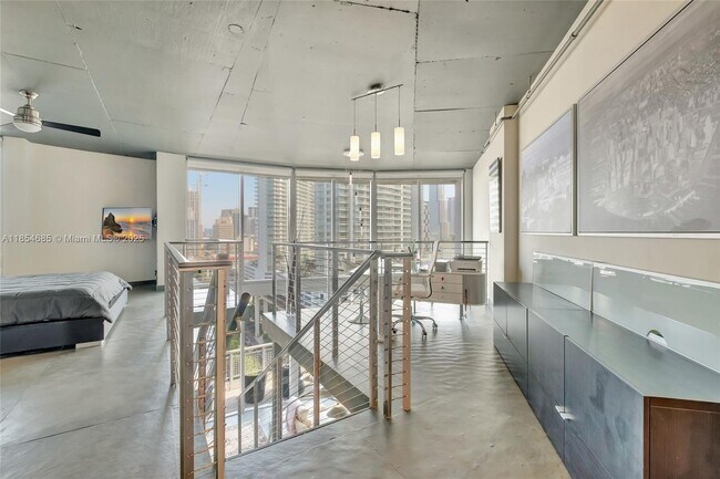 Foto del edificio - 690 SW 1st Ct