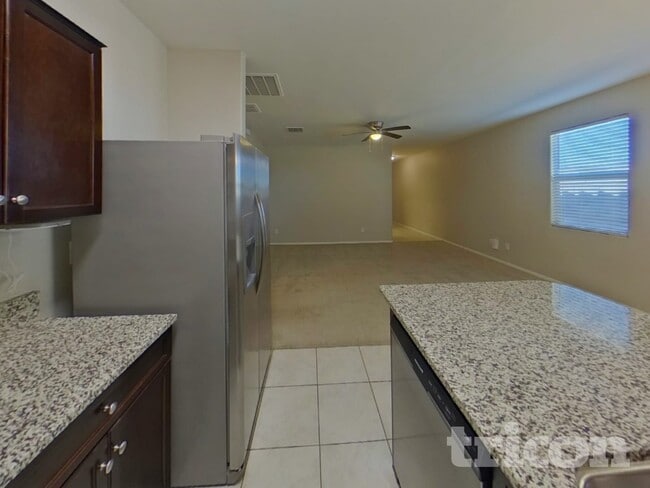 Foto del edificio - 31074 W Amelia Ave