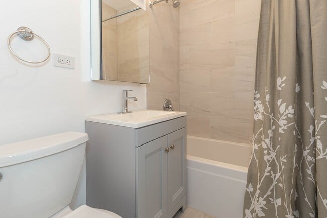 Foto del edificio - 4837 N Wolcott Ave