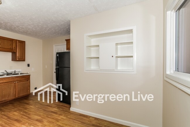 Building Photo - 8661 Neptune Dr