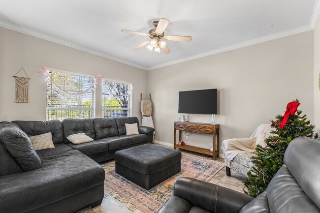 Foto del edificio - 3 Bed Available at Waterwood Townhome Complex!