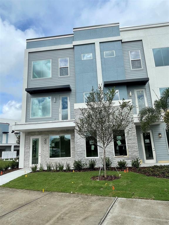 Building Photo - 929 City Walk Ln