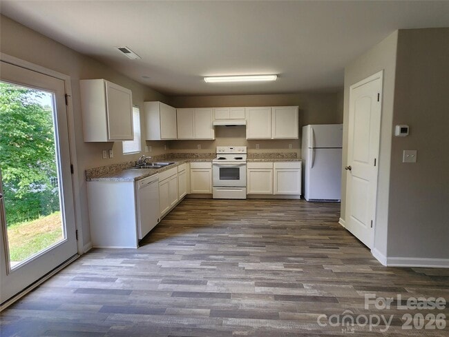Building Photo - 1127 Oswald T Dr