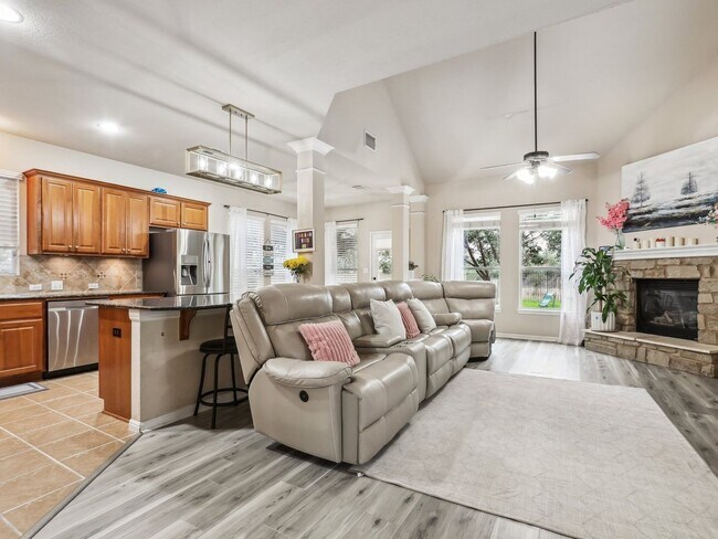 Building Photo - 4 Bedroom Single Family Home in Cedar Park
