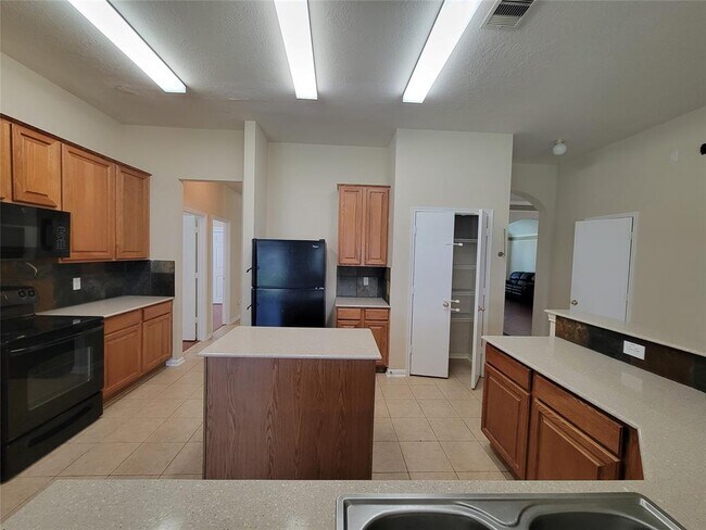 Building Photo - 1510 Chandler Park Ln