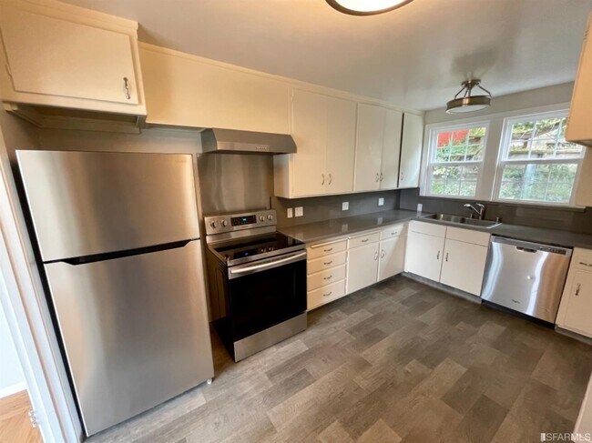Building Photo - 665 Pacheco St