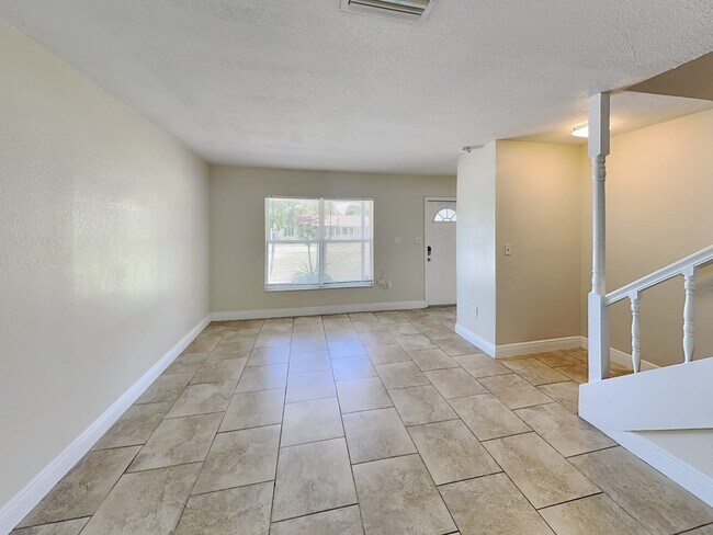 Building Photo - 4803 E Linebaugh Ave