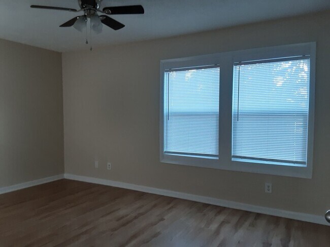 Building Photo - 6792 Willowbrook Dr