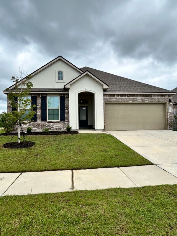 Building Photo - 1805 E Lakeshore Lndg Dr