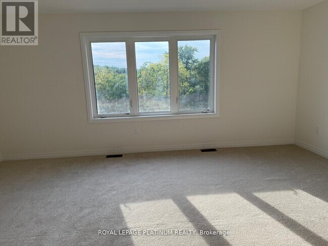 Photo du bâtiment - 43 Mckernan Ave.