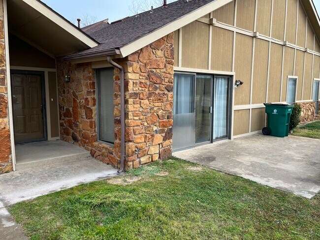 Foto del edificio - 6900 N Spinnaker Ln