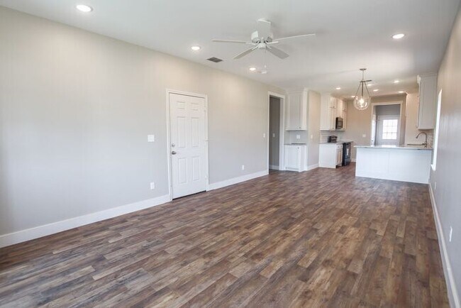 Building Photo - Available Now! New Construction 3 Bed 2 Ba...