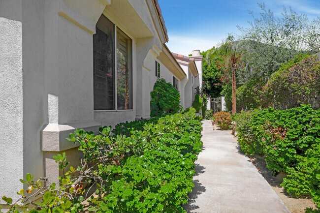 Building Photo - 371 Indian Ridge Dr
