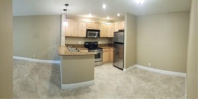 Foto del edificio - 10926 Royal Palm Blvd