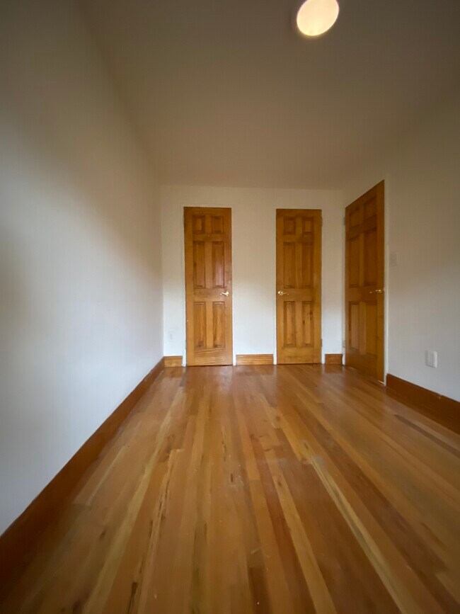 Bedroom - 110 W 74th St