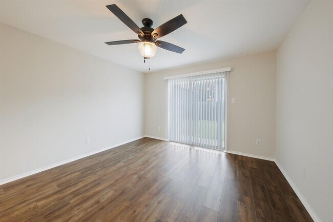 Foto del edificio - 2904 Crownover St