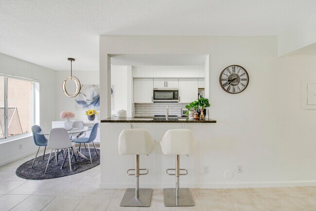 Building Photo - 815 Boynton Beach Blvd