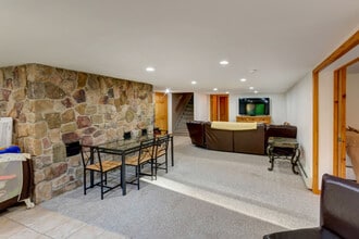 Building Photo - 525 Townsand Hollow Rd