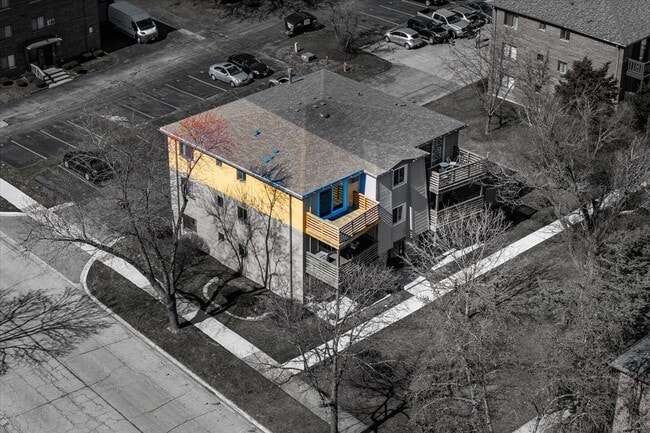 Building Photo - 708 W 65th St