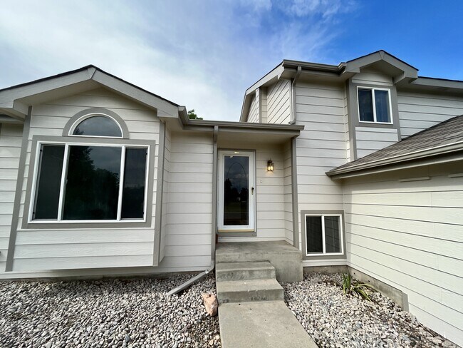 Building Photo - 2738 Indian Peaks Pl