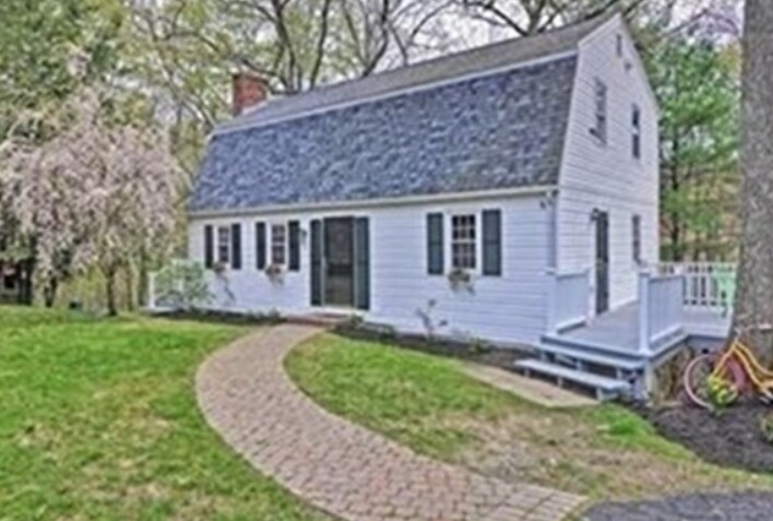 Foto principal - 16 Oak Hill Rd