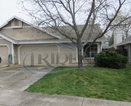 Building Photo - 970-972 Crisp Dr