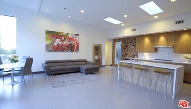 Building Photo - 2929 Passmore Dr