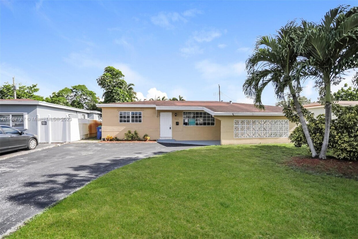 Primary Photo - 7816 Kismet St