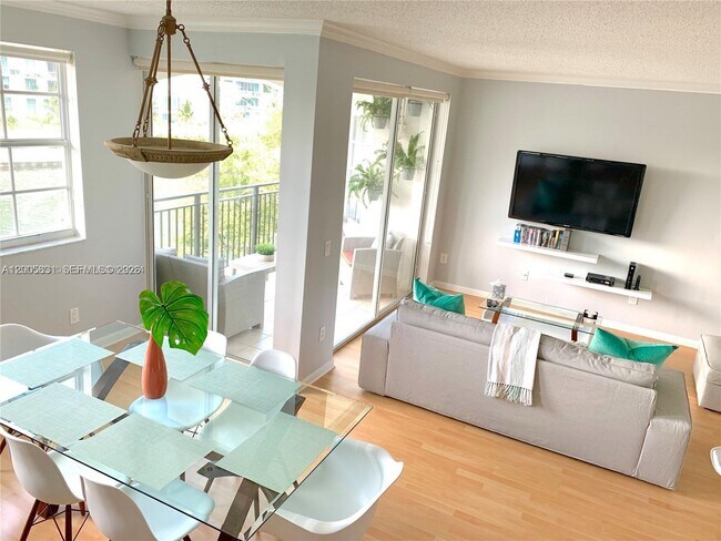 Foto del edificio - 3245 NE 184th St