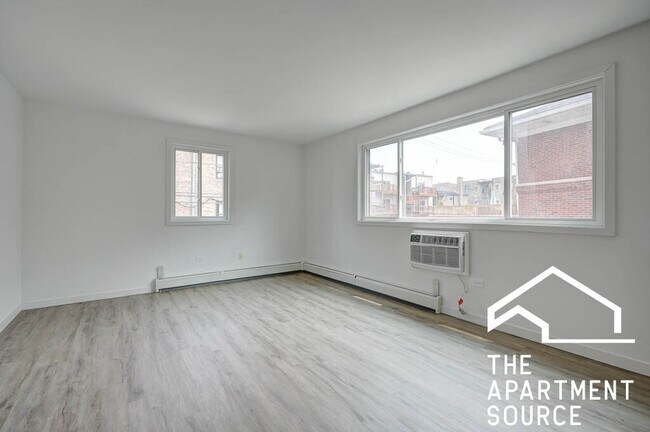 Building Photo - 7621 N Sheridan Rd