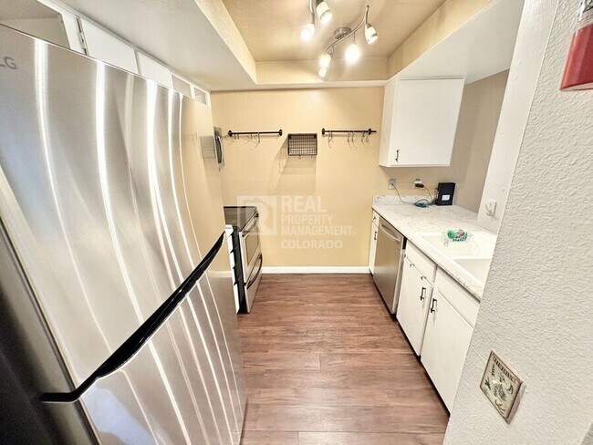 Foto del edificio - 14076 E Stanford Cir