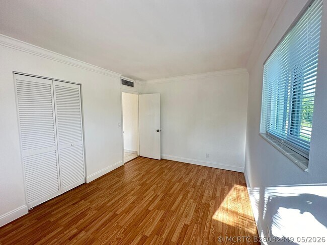 Foto del edificio - 817 Lighthouse Dr