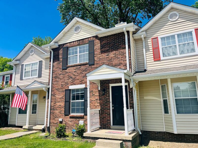 Primary Photo - 9 Rolling Meadows Dr
