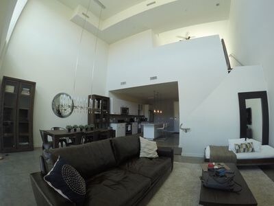 Foto del edificio - 238 S Arroyo Pkwy