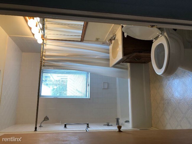 Foto del edificio - 2 br, 1 bath Apartment - 610 Laurel 2 Unit 2