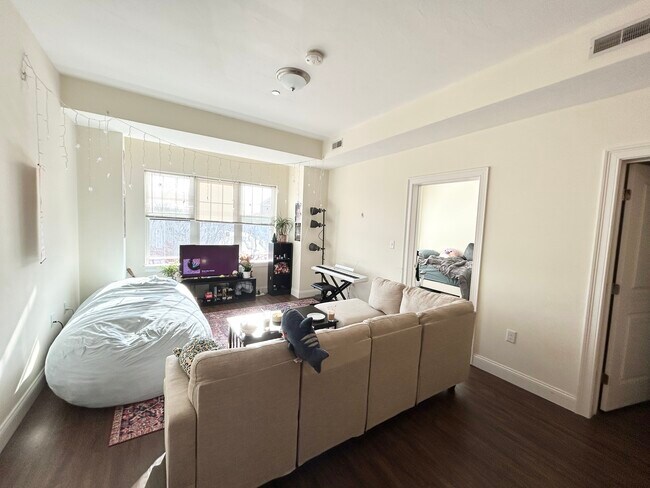 Foto del edificio - 81 Amory St