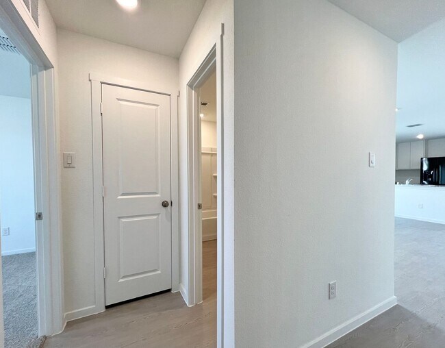 Foto del edificio - New Build in the Lovely Rosemary Ridge Subdivision