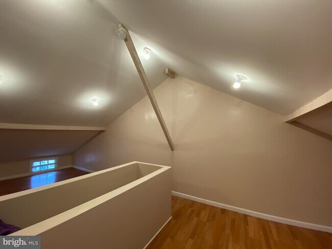 Foto del edificio - 774 Beatty St