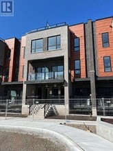 Building Photo - 11 Lytham Grn Cir