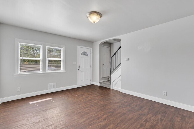 Building Photo - 3054 Grantley Ave
