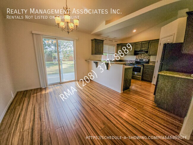 Building Photo - Desirable Home in SE Boise