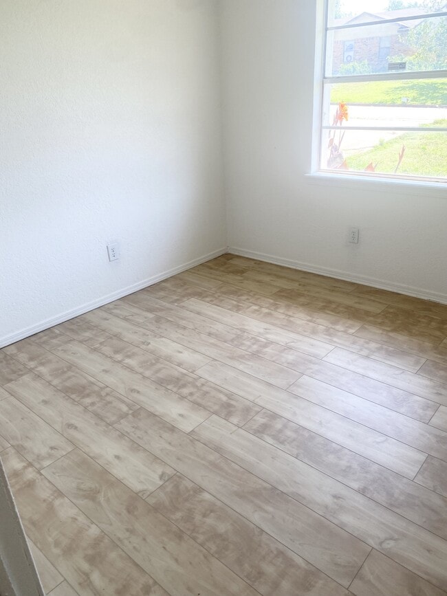 Photo - 1821 Mark Trail House