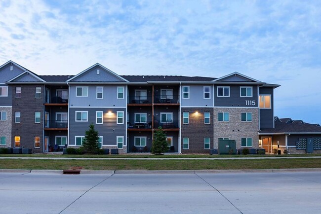 Foto del edificio - Autumn Ridge Apartments - Casual Spaces. L...