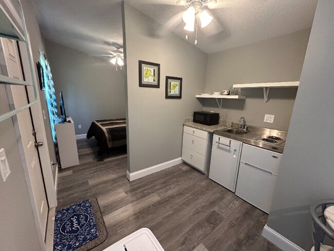 Building Photo - 540 Vine St